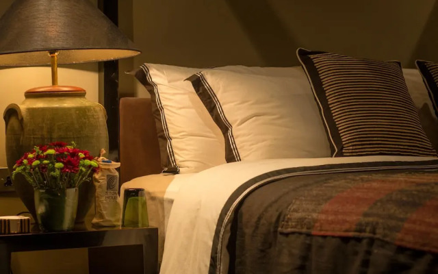 Stone House Suites Kandy