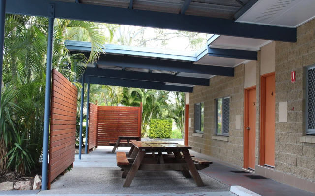 Mango Tree Motel