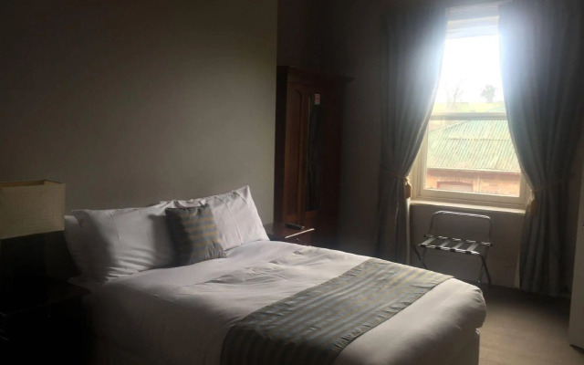 Deloraine Hotel