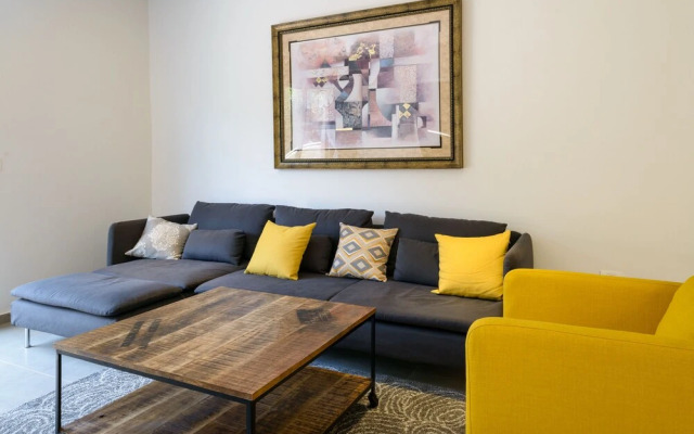 Sunny Luxary Apartments