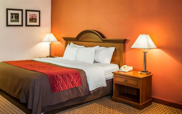 Quality Inn East Liverpool - Calcutta
