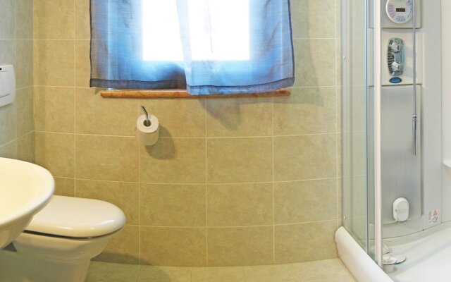 Great and Colourful Apartment Near Bardolino
