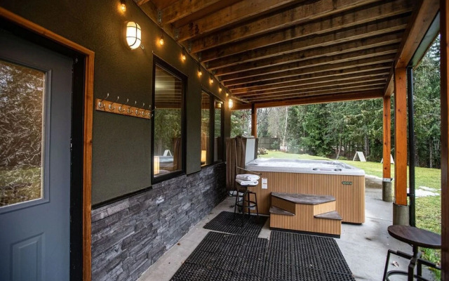 Begbie Snug by Revelstoke Vacations