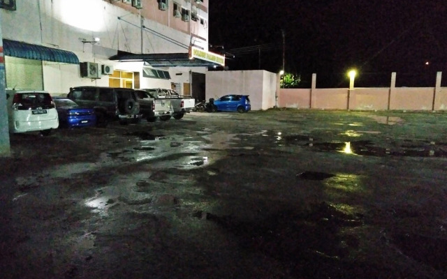 Golden Palms Hotel
