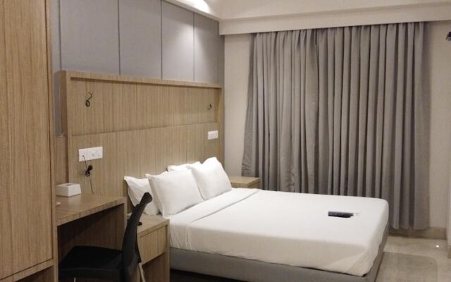 Seasons Hotel