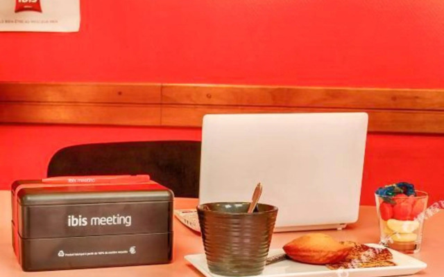 Ibis Hotel(Wulumuqi Nanhu square Branch)