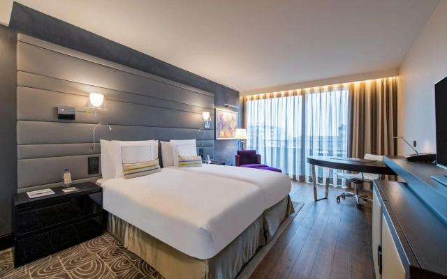 Royal Savoy Hotel & Spa