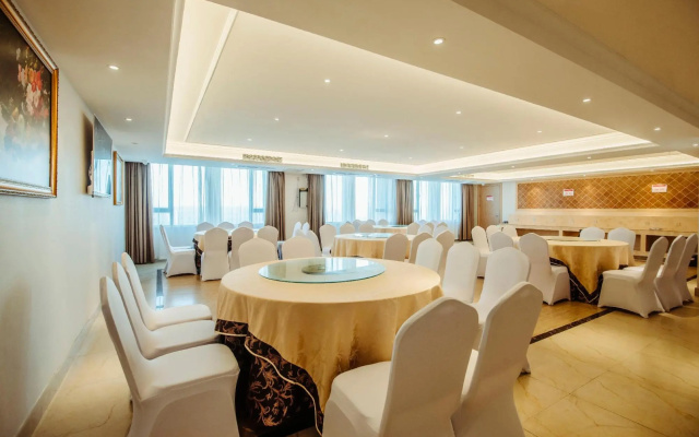 Vienna 3 Best Hotel (Luoyang Municipal Government High Speed Railway Station) – Business – Luoyang