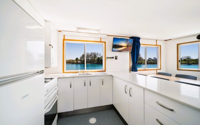 Coomera Houseboats