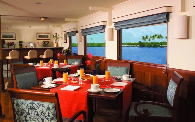 The Oberoi Vrinda, Luxury Kerala Cruiser