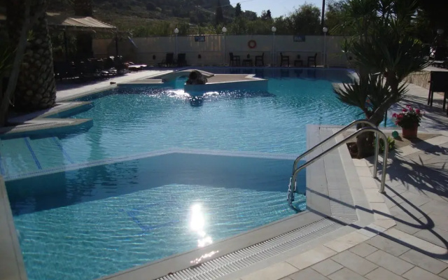 Meraki Apartments and Studios