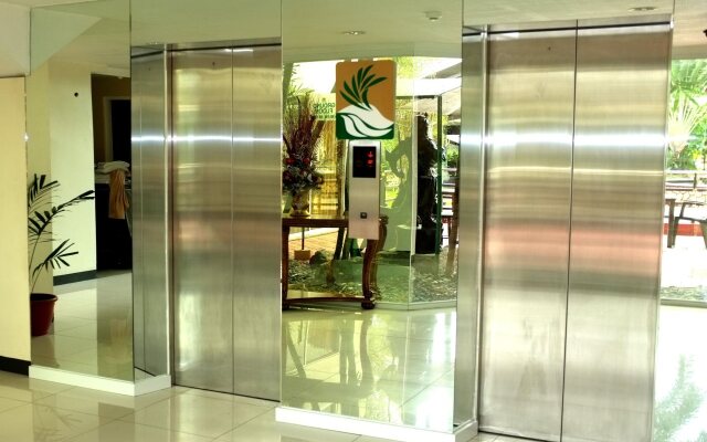 The Ritz Hotel at Garden Oases