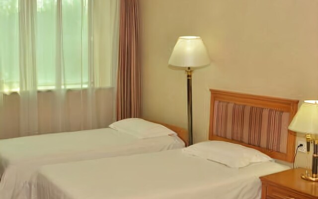 Moon Bay TV City Hotel