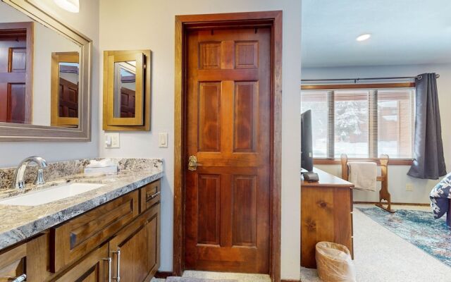 Woodlands #33 3 Bedroom Condo by RedAwning