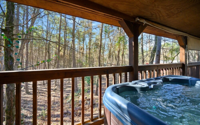 Outlaw Rose Cabin for 8!