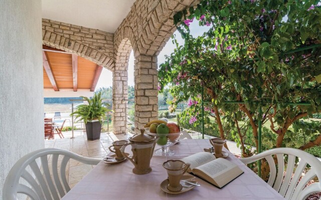 Stunning Home in Pula With Wifi and 4 Bedrooms