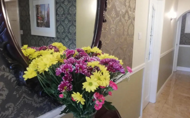 O'Sheas Ceol na hAbhann, Apartment