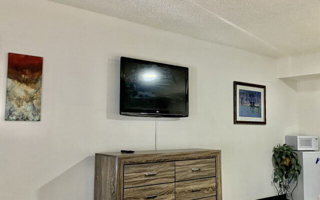 Siegel Slots and Suites