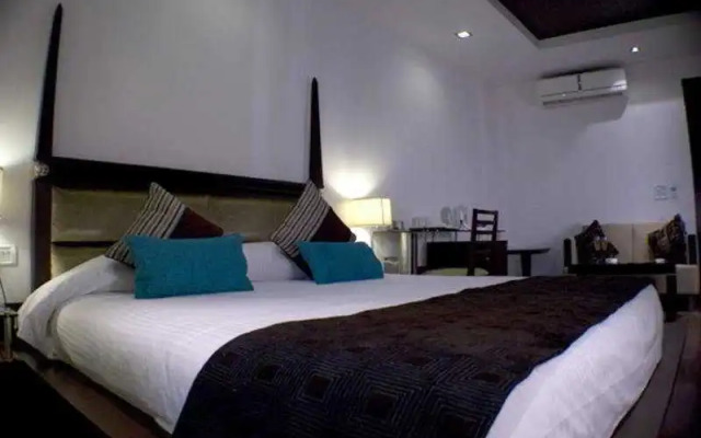 Hotel The Le Grand by FabHotels
