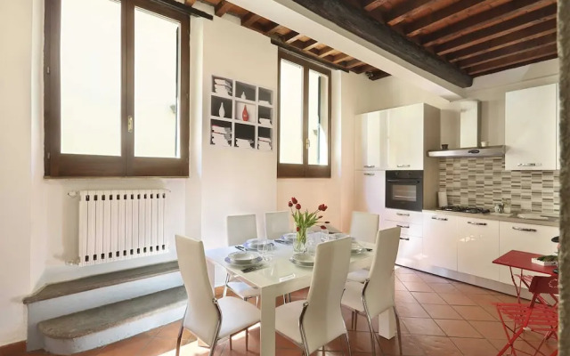 Short-let Florence Apartment Parione