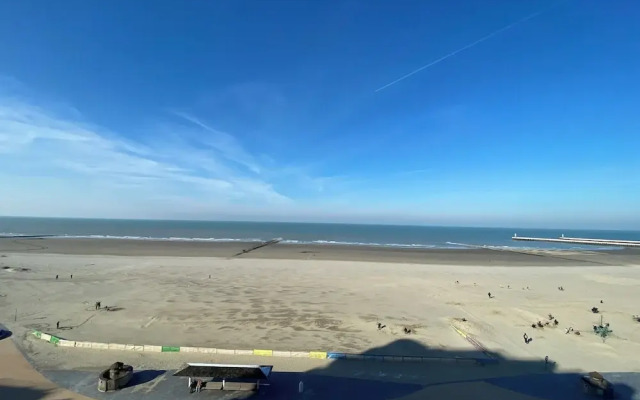 Apartment in Nieuwpoort With Stunning Sea Views
