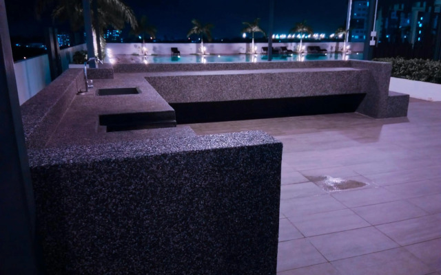 Comfortable18 3R2B 7pax Meritus Perai