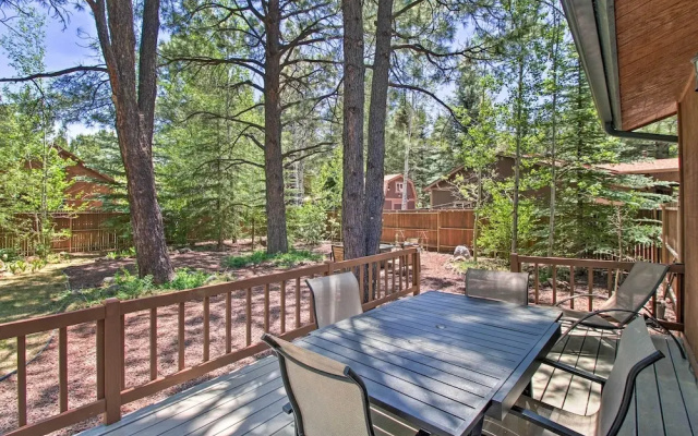 Patio, Fenced Yard: Pet-friendly Pinetop Cabin!
