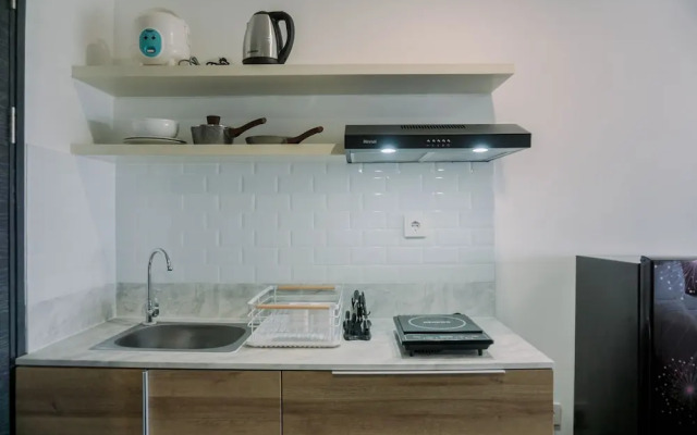 Well Furnished And Comfy Studio Collins Boulevard Apartment