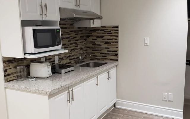Toronto Rooms and Suites