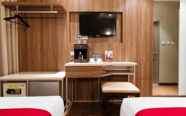 RedDoorz Premium @ South Triangle Quezon City