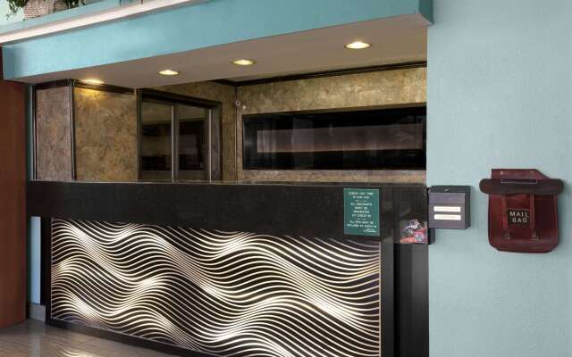 Super 8 by Wyndham Conference Center NAU/Downtown