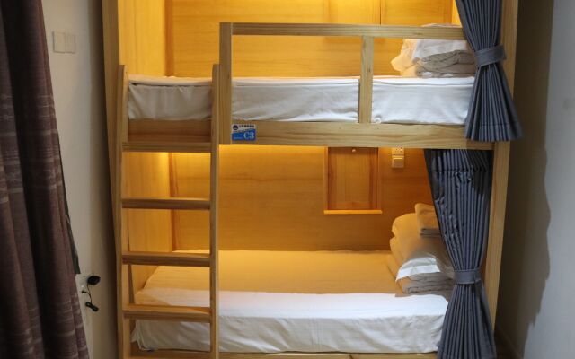 Phoenix Hostel