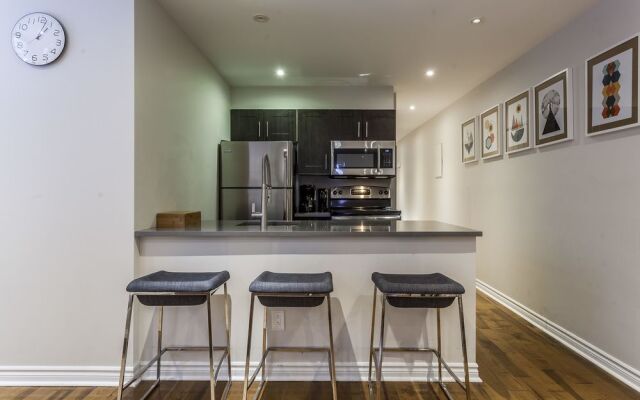 Modern 4BR in Milton Park