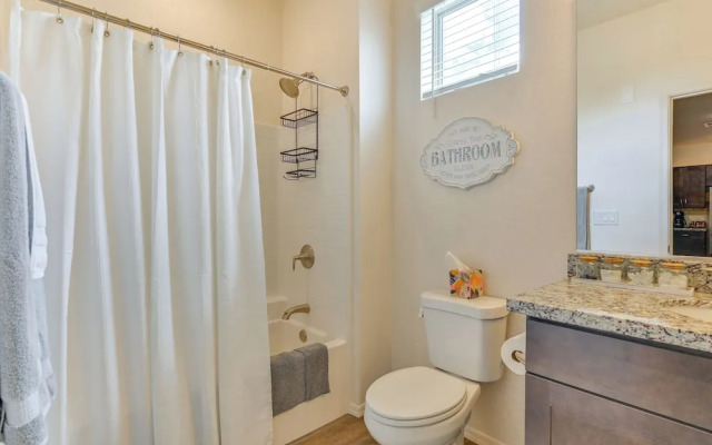 2 Mi to Dtwn & Nau: Flagstaff Condo w/ Patio!