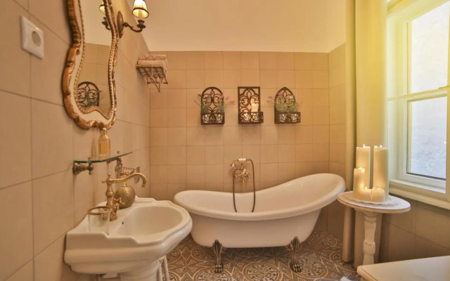 Nadi's Home – Heart of Budapest