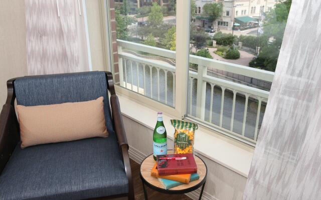 Hotel Indigo Naperville Riverwalk by IHG