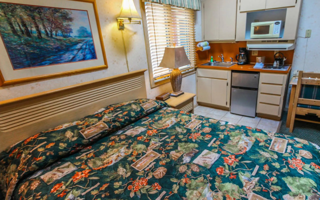 Smoketree Lodge by VRI Resort