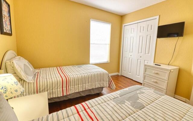 Clifford's Pinewood Estates Vacation Home