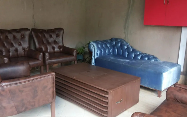 Pent House Inn Namugongo