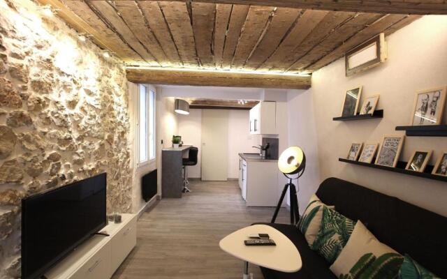 GregBnb-com - T2 Ancien et moderne - PARKING INCLUS - 15min Gare