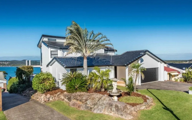Above and Beyond - Beautiful Home with Pool
