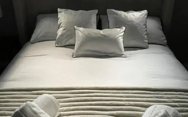 Bee Temple Entire Spacious 3-bed Apartment