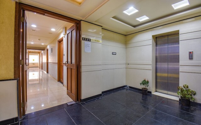 Fabhotel Sr Wakad