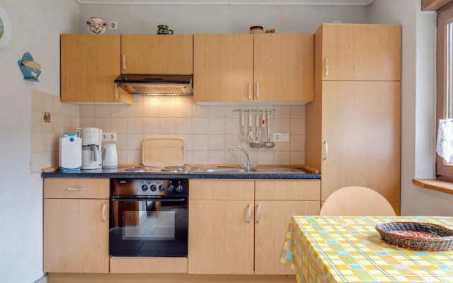 Cozy Apartment near Sea in Warin