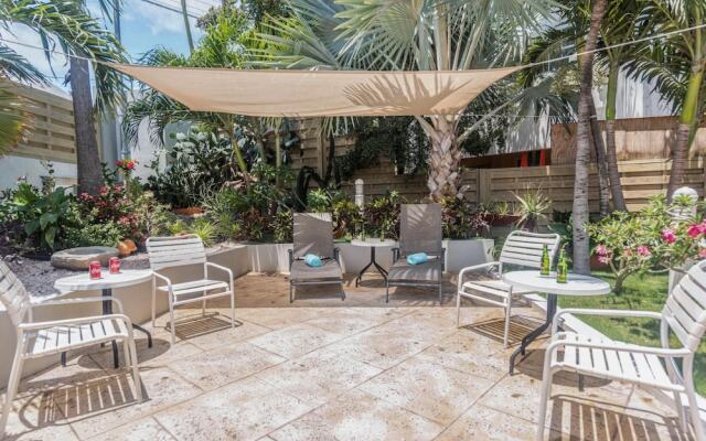 Quiet Cozy Central Close to the Beach Pool