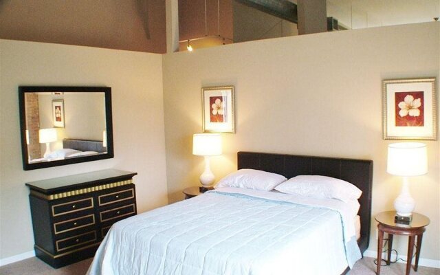 Wicker Park Bathhouse Apartments