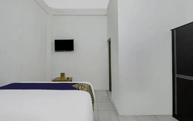 OYO Life 2412 Mandala Residence