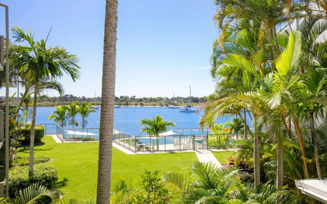 Noosa Shores Resort