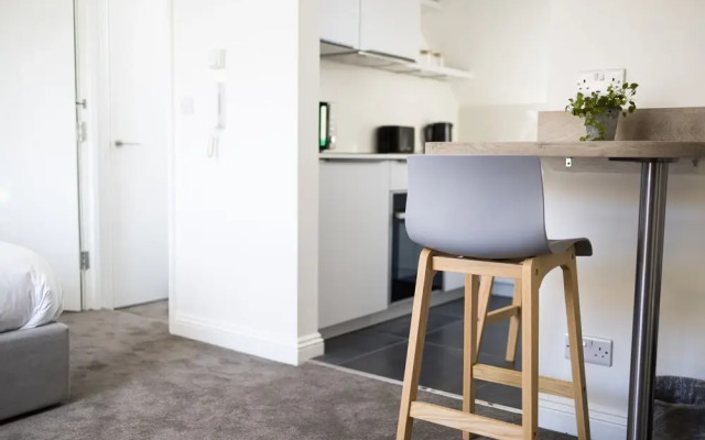 Bright & Beautiful Studio Flat in Bristol