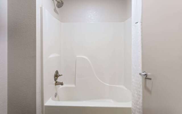 Super 8 by Wyndham Prattville Montgomery